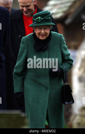 Schloss Steigende, Norfolk, Großbritannien. 21 Jan, 2018. Königin Elizabeth II., die Teilnahme an der St. Laurentius Kirche Sonntag Morgen, in der Kredit: Paul Marriott/Alamy leben Nachrichten Stockfoto