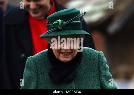 Schloss Steigende, Norfolk, Großbritannien. 21 Jan, 2018. Königin Elizabeth II., die Teilnahme an der St. Laurentius Kirche Sonntag Morgen, in der Kredit: Paul Marriott/Alamy leben Nachrichten Stockfoto