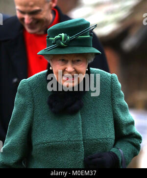 Schloss Steigende, Norfolk, Großbritannien. 21 Jan, 2018. Königin Elizabeth II., die Teilnahme an der St. Laurentius Kirche Sonntag Morgen, in der Kredit: Paul Marriott/Alamy leben Nachrichten Stockfoto