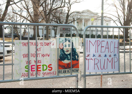 Washington DC, USA. 20 Jan, 2018. Demonstranten nehmen an der Frauen März in Washington DC, USA. Credit: Kirk Treakle/Alamy leben Nachrichten Stockfoto