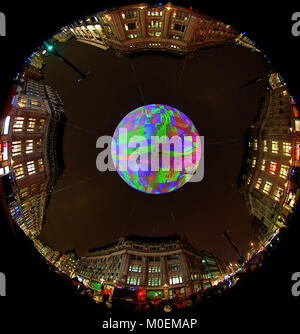 London, Großbritannien. 21 Jan, 2018. Ursprung der Welt Bubble von Miguel Chevalier in Oxford Circus als Teil der Lumiere London Licht Festival in London Quelle: Paul Brown/Alamy leben Nachrichten Stockfoto