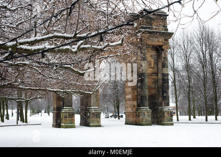 Glasgow, UK. 21 Jan, 2018. Eine verschneite McLennan Arch in Glasgow Green Credit: Tony Clerkson/Alamy leben Nachrichten Stockfoto