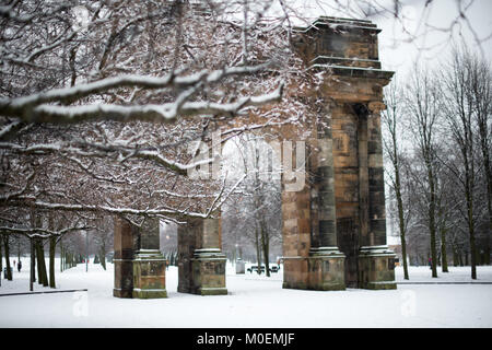Glasgow, UK. 21 Jan, 2018. Eine verschneite McLennan Arch in Glasgow Green Credit: Tony Clerkson/Alamy leben Nachrichten Stockfoto