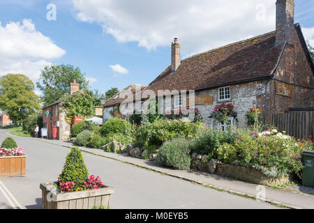 High Street, Avebury, Wiltshire, England, Vereinigtes Königreich Stockfoto