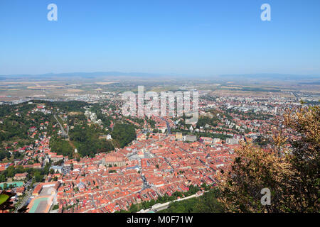 Brasov, Stadt in Siebenbürgen, Rumänien. Luftbild der Altstadt.