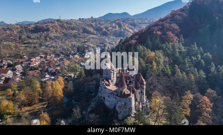 Die mittelalterliche Burg von Kleie für den Mythos von Dracula bekannt. Brasov Siebenbürgen. Rumänien Stockfoto