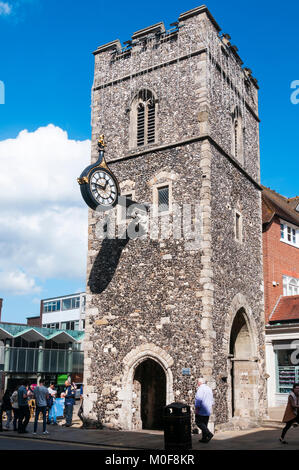 Der Turm ist alles, was von der Kirche des Hl. Georg der Märtyrer in Canterbury. Die Kirche wurde im Jahre 1942 zerstört, in ein WW2 "baedecker "Air Raid. Stockfoto