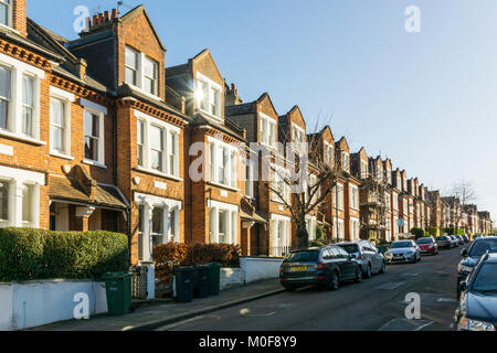 Viktorianische Gehäuse in Gubyon Avenue, Herne Hill, South London Stockfoto