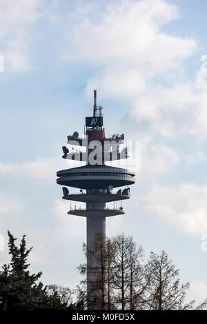 WIEN, ÖSTERREICH - 06. DEZEMBER 2017: Donauturm (Donauturm) Stockfoto