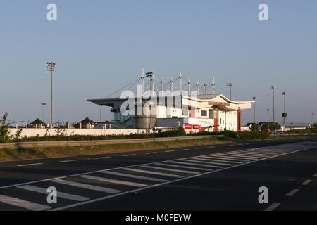 Die Dudalk Stadium, Dundalk, Irland - ein modernes Stadion, das hält beide Pferde- und Windhundrennen. Stockfoto