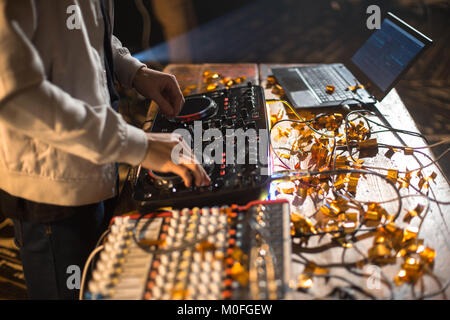 DJ Musik im Club Stockfoto