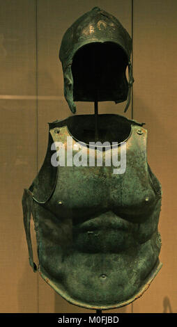 Satz Bronze Rüstung, Griechischen, Südindische, Apulien, 330 v. Chr., Klassische/hellenistische Zeit, Südindische Variante des Chalcidian Helm und Cuirass, die M Stockfoto