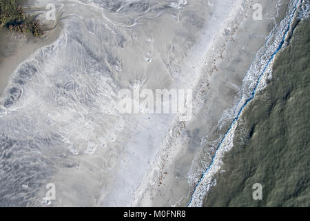 Schüsse auf die atemberaubende Georgia Sea Inseln und Wasserwegen für das Cockpit eines Searey Wasserflugzeug. Stockfoto