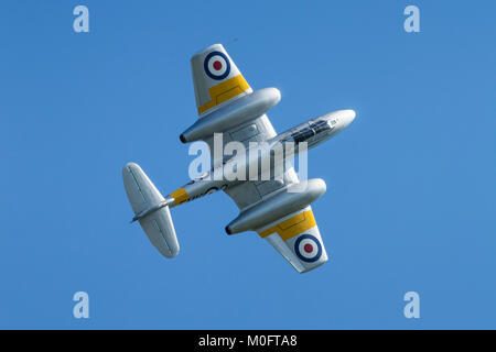 Gloster Meteor T7 Fliegen am 27. Mai 2012 in Duxford, Cambridgeshire, Großbritannien Stockfoto