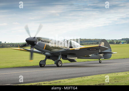 Spitfire Besteuerung am 23. September 2017 in Duxford, Cambridgeshire, Großbritannien Stockfoto