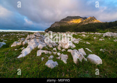 Mount Candina (489 m) - Monte Candina, Liendo Tal, Kantabrien, Spanien, Europa Stockfoto