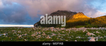 Mount Candina (489 m) - Monte Candina, Liendo Tal, Kantabrien, Spanien, Europa Stockfoto