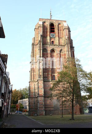 Der berühmte schiefe Turm Oldehove in Leeuwarden, Friesland, Niederlande Stockfoto