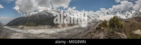 Nanga Parbat liegt auf der Grenze zwischen Pakistan und Indien ist als König der Berge bekannt. Es ist weltweit die 9 höchsten Berge. Stockfoto