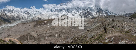 Nanga Parbat liegt auf der Grenze zwischen Pakistan und Indien ist als König der Berge bekannt. Es ist weltweit die 9 höchsten Berge. Stockfoto