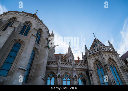Budapest, Ungarn - 14 August 2017: Matthias Kirche. Es ist eine römisch-katholische Kirche vor der Fischerbastei im Herzen von Buda entfernt Stockfoto