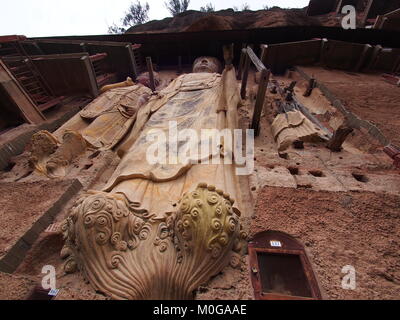 Maiji Shan Stone Mountain mit alten buddhistischen Carving Statue. Reisen in Tianshui, Gansu, China. In 2013, 16. Oktober. Stockfoto