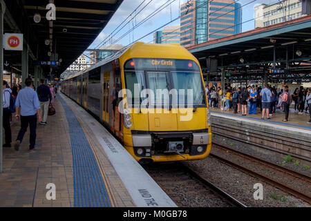 Warata Zug am Hauptbahnhof in Sydney, New South Wales (NSW), Australien Stockfoto