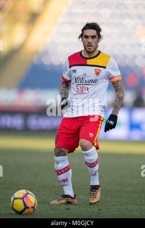 Benito Nicolas Viola von Benevent während Erie der Italienischen eine "Übereinstimmung zwischen FC Bologna 3-0 Benevento Calcio im Stadio Renato Dall'Ara am 21. Januar 2018 in Bologna, Italien. Credit: Maurizio Borsari/LBA/Alamy leben Nachrichten Stockfoto
