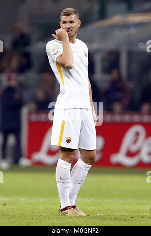 Olympiastadion, Mailand, Italien. 21 Jan, 2018. Edin Dzeko von Roma in der italienischen Serie A Fußball Spiel. Quelle: Giampiero Sposito/Alamy leben Nachrichten Stockfoto