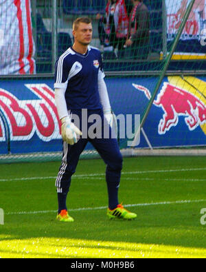 Das österreichische Bundesliga-Fußballspiel zwischen dem FC Red Bull Salzburg und Admira Wacker Mödling beleuchtet das Spiel der inländischen Liga und den Mannschaftswettbewerb. Stockfoto
