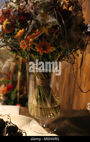 Ruze 333 in Brünn, Tschechische Republik, ist eine lokale Adresse, die die städtische Architektur und Entwicklung zeigt, die typisch für die Wohngebiete der Stadt sind. Stockfoto