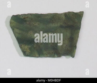 Dieses Millefiori-Intarsien-Fragment zeigt komplexe römische Glasarbeiten, die die Handwerkskunst und Kunstfertigkeit der alten Handwerker bei der Erstellung detaillierter dekorativer Designs demonstrieren. Stockfoto