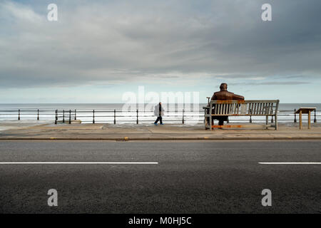 Geschweisstem Metall Skulptur von Freddie Gilroy und die belsen Nachzügler von Ray Lonsdale auf Royal Albert Drive, Scarborough, North Yorkshire UK Stockfoto