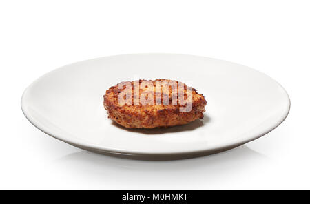 Single gegrillte Hamburger auf weiße Platte auf weißem Hintergrund. Beschneidungspfad enthalten Stockfoto