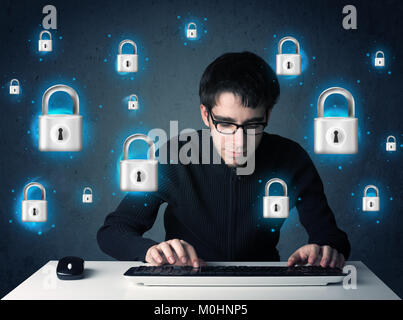 Junge Hacker mit virtuellen lock Symbole und Icons, die auf blauem Hintergrund Stockfoto