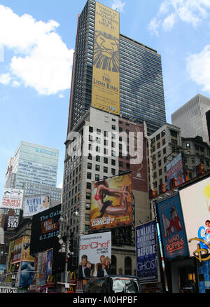 Bertelsmann-Gebäude und Theatern, Times Square, Manhattan, New York City, New York State, USA. Stockfoto