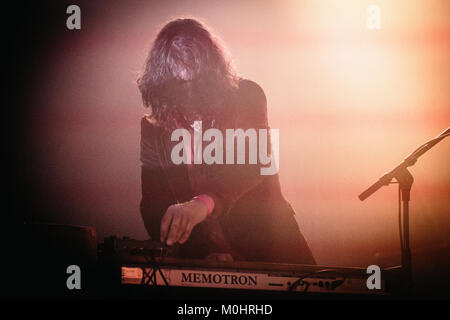 Die kanadische Psychedelic Rock Band Black Mountain führt ein Live Konzert in Huset als Teil von Kopenhagen Psych Fest 2016. Hier Musiker Jeremy Schmidt gesehen wird live auf der Bühne. Dänemark, 16/07 2016. Stockfoto