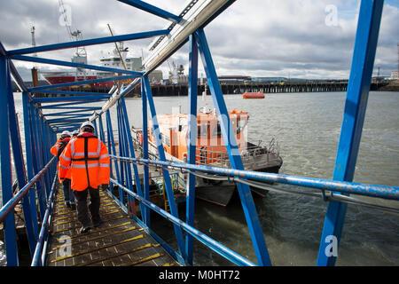 Weiter Austausch überqueren - Queensferry Kreuzung (ehemals her Austausch Kreuzung) in verschiedenen Phasen der Konstruktion. Stockfoto