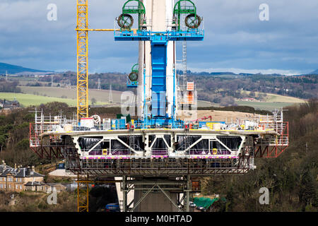 Weiter Austausch überqueren - Queensferry Kreuzung (ehemals her Austausch Kreuzung) in Schottland, in den verschiedenen Phasen der Konstruktion. Stockfoto