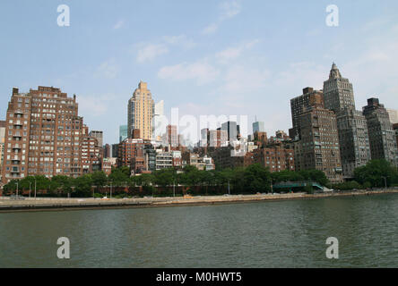 Mehrfamilienhäuser in Midtown Manhattan, New York City, New York State, USA. Stockfoto