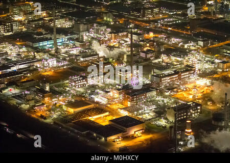 Luftaufnahme, Chemiepark Bayer Dormagen, chemisches Werk Dormagen, Bayer Werk, Chemieanlagen, Nachtaufnahme, Dormagen, Rheinland, Nordrhein-Westfalen Stockfoto