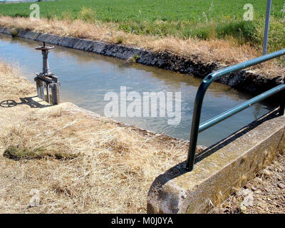 Canal del Pisuerga de Piña de Campos 3 Stockfoto