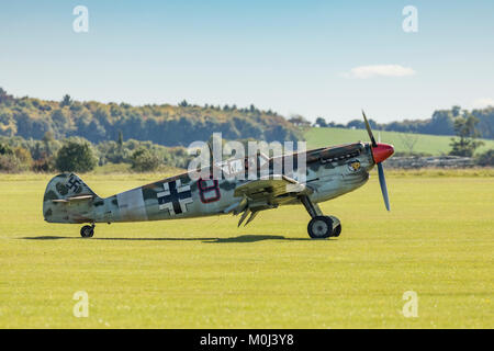 Hispano Buchon Registrierung G-AWHK Besteuerung am 22. September 2017 in Duxford, Cambridgeshire, Großbritannien Stockfoto