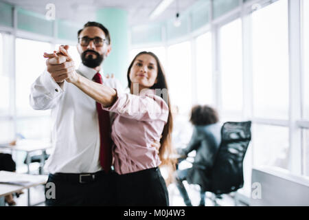 Büros mit Wochentagen während Projekt Stockfoto