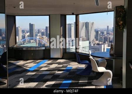Tokio, Japan - Dezember 2, 2016: Tokyo City Blick vom World Trade Center Aussichtsplattform. Das deck ist im 40. Stock (152 m) entfernt. Stockfoto