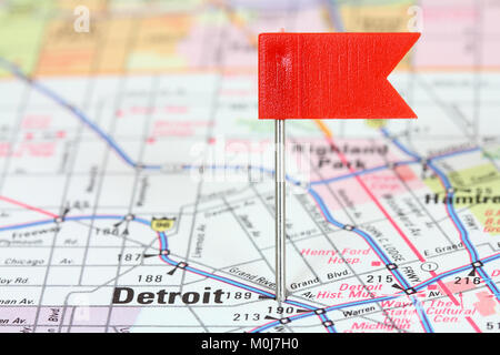 Detroit, Michigan. Red Flag Pin auf einer alten Karte anzeigen Reiseziel. Stockfoto