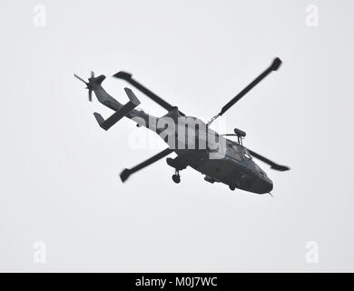 AgustaWestland AW159 Wildcat AH 1 Serielle 492 Registrieren ZZ 394. Royal Marines. Fliegen über ein Loch im Colvend, Dumfries and Galloway, Schottland, am 22.1.18 Stockfoto