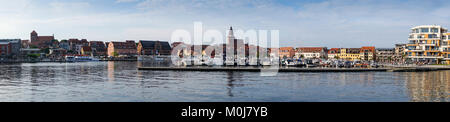 Panorama der Stadt Waren, Seenplatte, Mecklenburg, Mecklenburg-Vorpommern, Deutschland, Europa Stockfoto