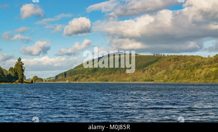 Die talybont Behälter mit Tor-y-Foel im Hintergrund, Powys, Wales, Großbritannien Stockfoto