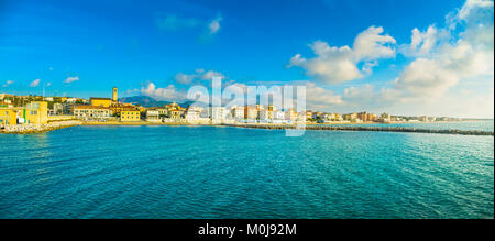 San Vincenzo Strand und Meer Blick. Meer Reisen Reiseziel, Toskana, Italien. Stockfoto